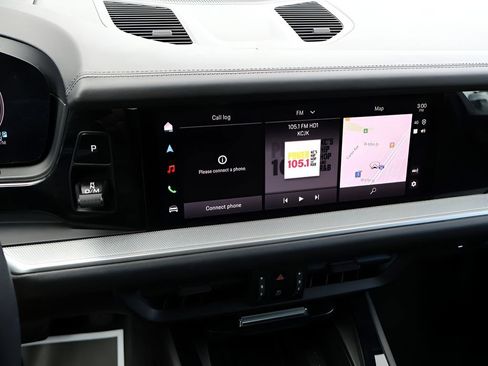 Certified 2024 Porsche Cayenne AWD/4WD image 22