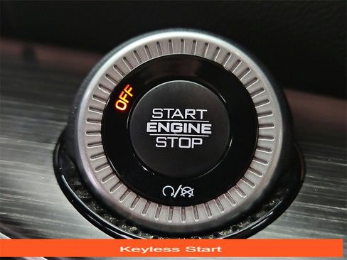 Used 2023 Jeep Wagoneer L Series II image 38