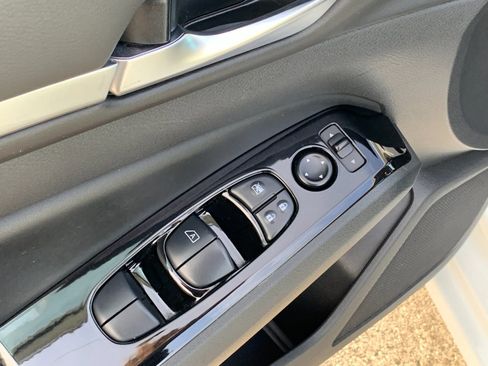 Used 2024 Nissan Altima 2.5 SR image 13