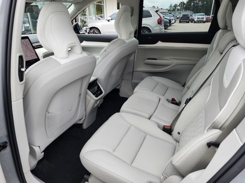 New 2025 Volvo EX90 Ultra image 9