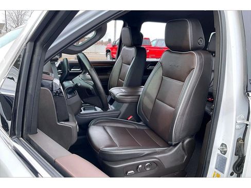Used 2024 GMC Sierra 3500 Denali w/ Technology Package AWD/4WD image 26
