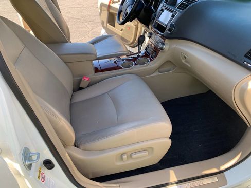 Used 2013 Toyota Highlander Limited AWD/4WD image 19