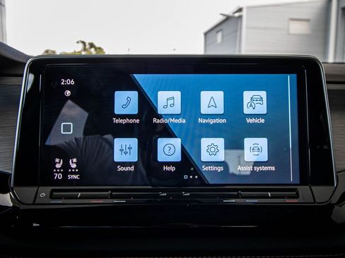 Used 2024 Volkswagen Atlas Cross Sport SE w/ Panoramic Sunroof Package image 41