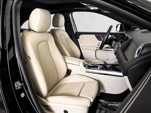 Certified 2025 Mercedes-Benz GLA 250 4MATIC image 23