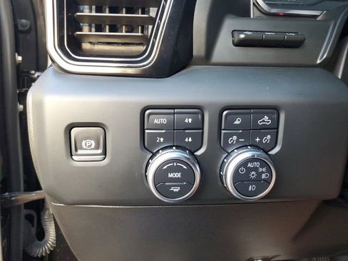 Used 2024 GMC Sierra 1500 AT4 w/ Technology Package AWD/4WD image 30