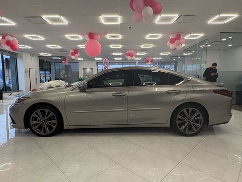 Used 2020 Lexus ES 350 F Sport image 4