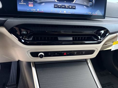 New 2026 BMW 330i Sedan w/ Premium Package RWD image 26