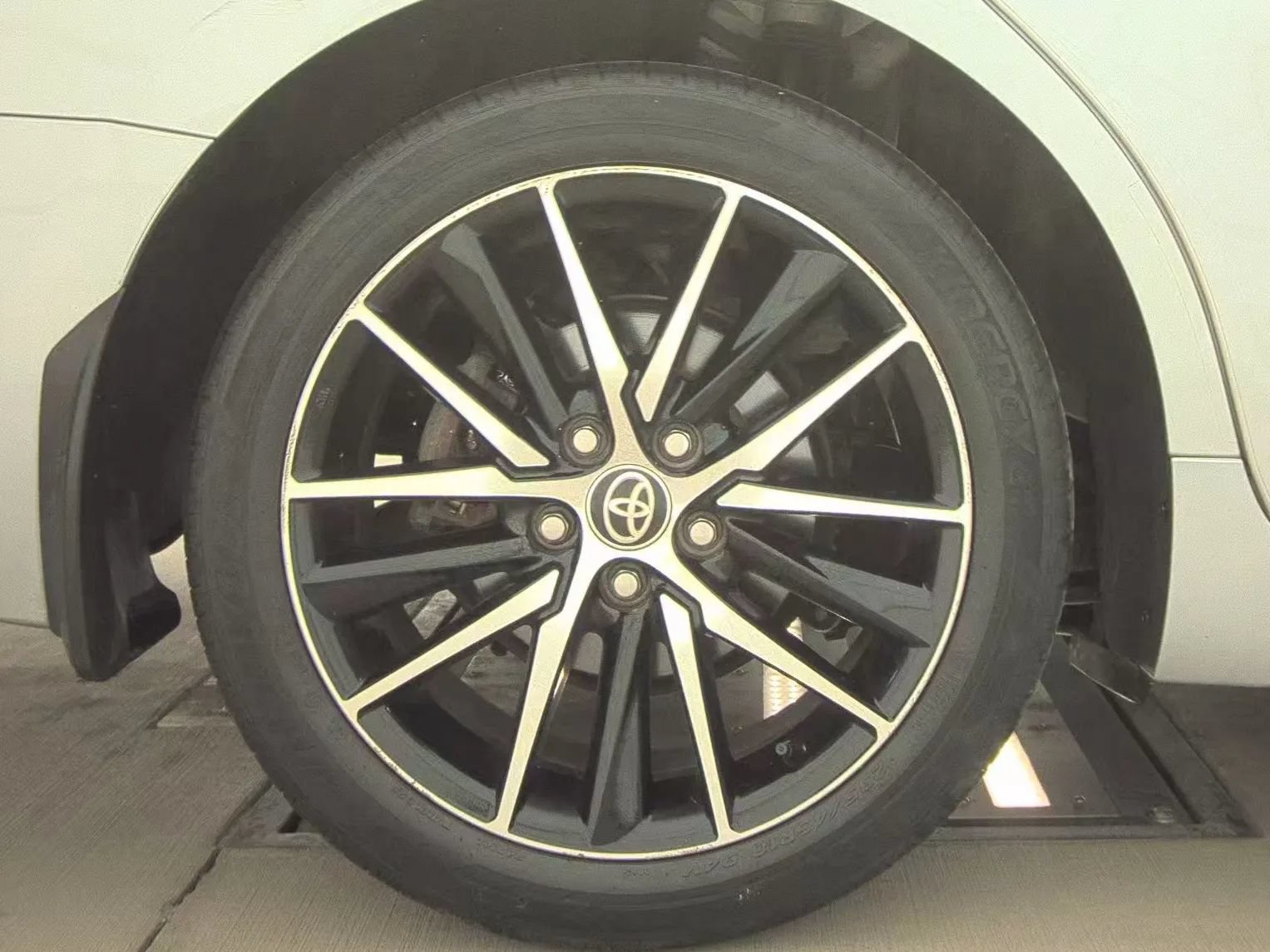 Used 2021 Toyota Camry SE w/ Cold Weather Package AWD/4WD image 10