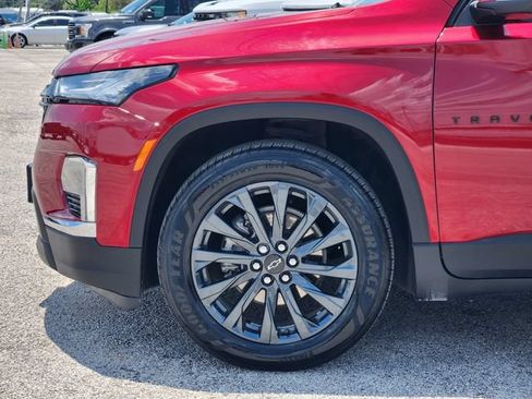 Used 2023 Chevrolet Traverse RS FWD image 8