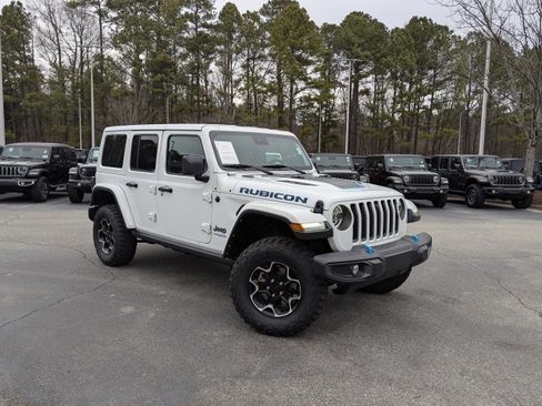 Used 2021 Jeep Wrangler Unlimited Rubicon w/ Cold Weather Group image 3