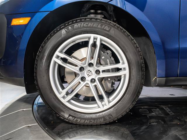 Used 2026 Porsche Macan AWD/4WD image 15