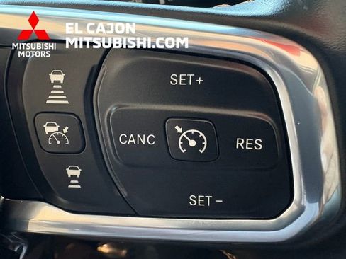 Used 2023 Jeep Wrangler Unlimited Sahara AWD/4WD image 19