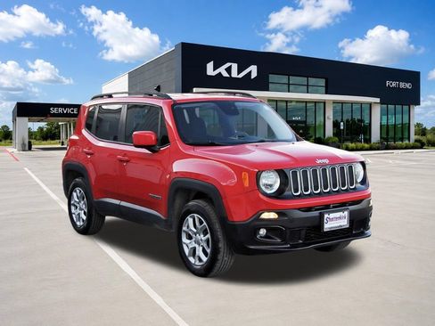 Used 2015 Jeep Renegade Latitude AWD/4WD image 3