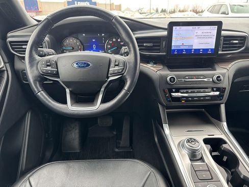 Used 2020 Ford Explorer Limited w/ Class III Trailer Tow Package image 20