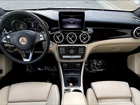 Used 2018 Mercedes-Benz CLA 250 image 14