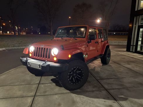 Used 2015 Jeep Wrangler Unlimited Sahara w/ Connectivity Group image 1