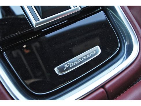 Used 2022 Porsche Panamera 4 image 33