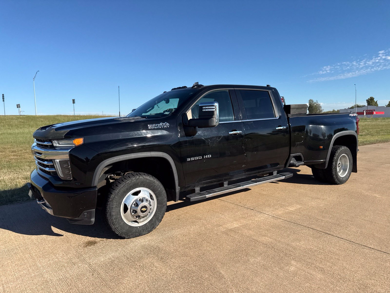 Used 2021 Chevrolet Silverado 3500 High Country AWD/4WD image 2