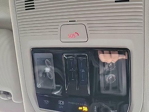 New 2026 Volkswagen Tiguan SE image 9