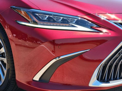 Used 2021 Lexus ES 350 Ultra Luxury w/ Accessory Package 2 FWD image 9