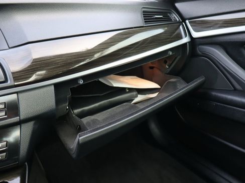 Used 2013 BMW 550i xDrive Sedan image 38