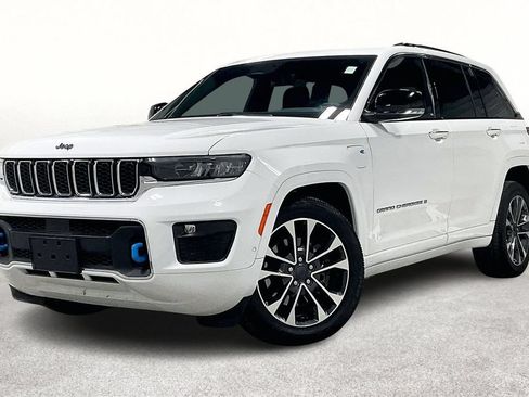 Used 2024 Jeep Grand Cherokee Overland w/ Luxury Tech Group IV AWD/4WD image 14