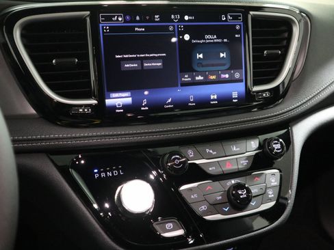 New 2026 Chrysler Pacifica Select image 24