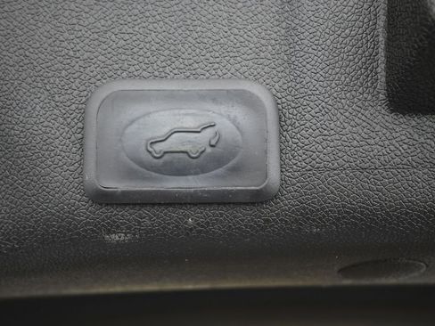 Used 2011 GMC Acadia Denali image 29