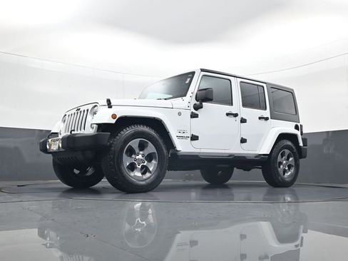 Used 2016 Jeep Wrangler Unlimited Sahara AWD/4WD image 21