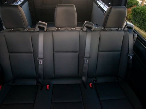 Used 2025 Mercedes-Benz Sprinter 2500 image 32