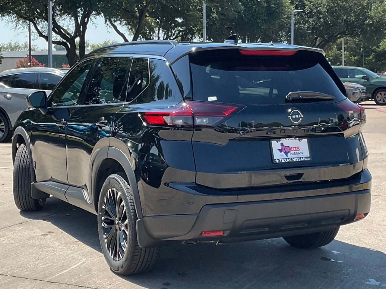New 2026 Nissan Rogue Dark Armor FWD image 6