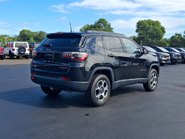 Used 2022 Jeep Compass Trailhawk w/ Trailhawk Convenience Group AWD/4WD image 6