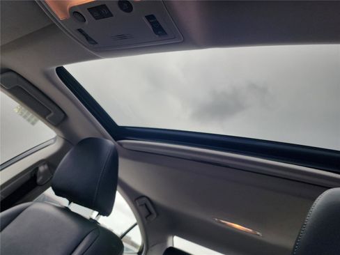 Used 2014 Lexus ES 350 w/ Luxury Package FWD image 19
