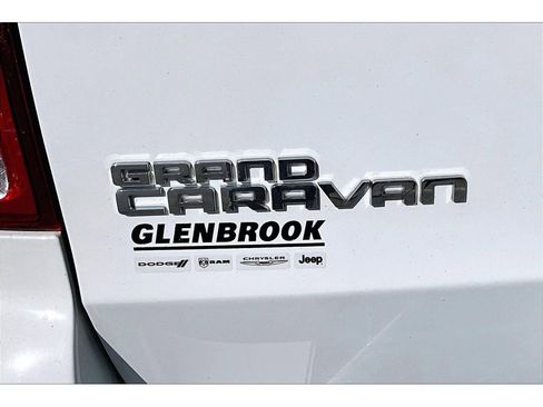 Used 2018 Dodge Grand Caravan w/ UConnect Hands-Free Group image 9