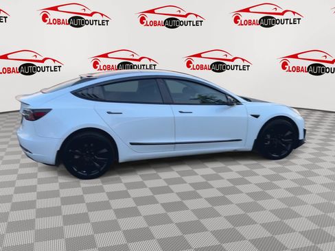 Used 2022 Tesla Model 3 Long Range AWD/4WD image 9