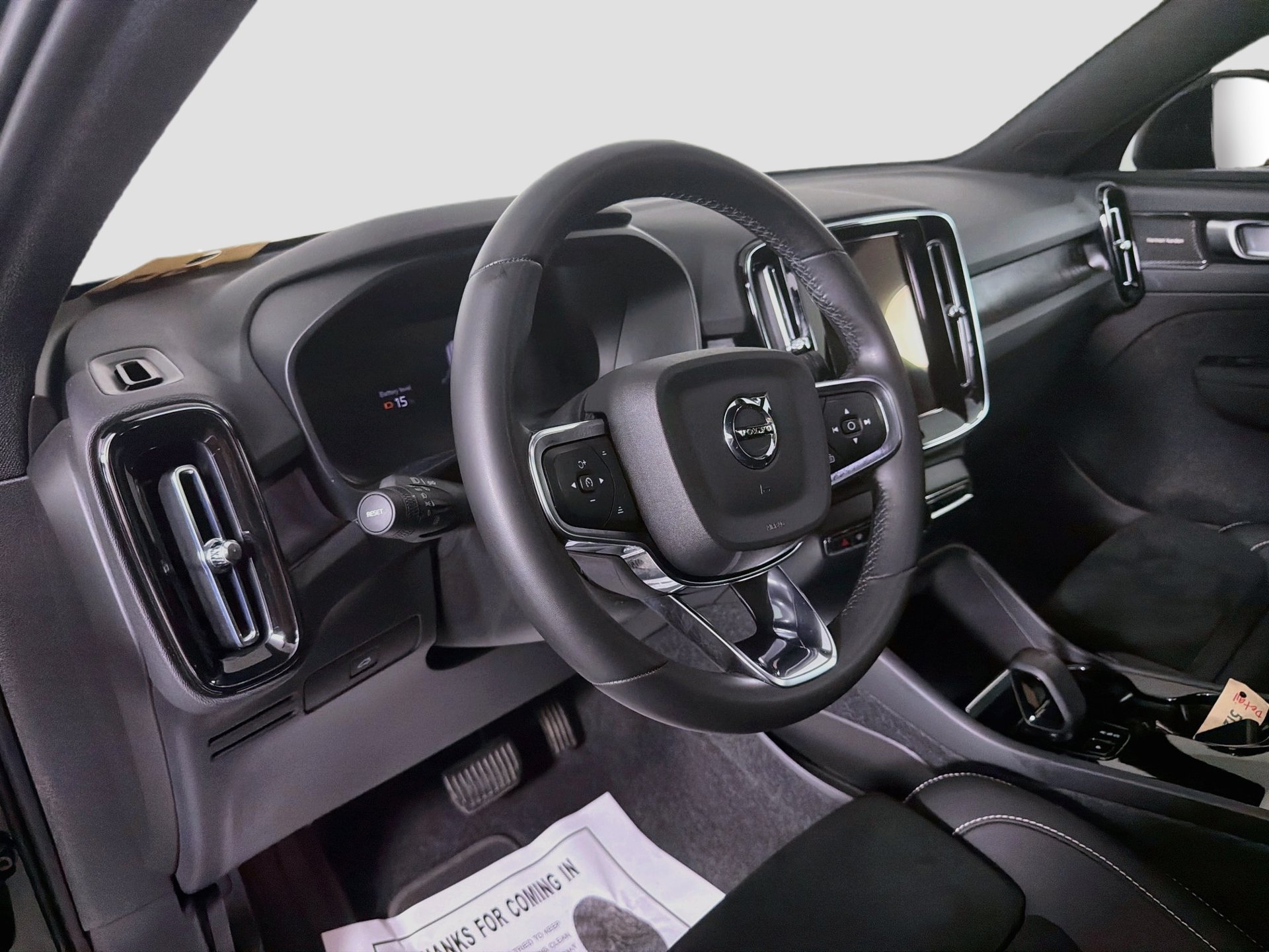 Certified 2023 Volvo C40 P8 Recharge Ultimate AWD/4WD image 10