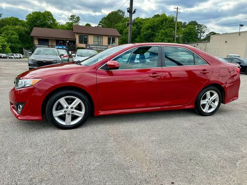 Used 2014 Toyota Camry SE FWD image 3