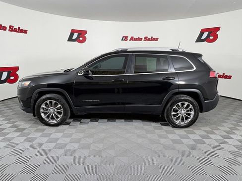 Used 2019 Jeep Cherokee Latitude Plus w/ Comfort/Convenience Group AWD/4WD image 3