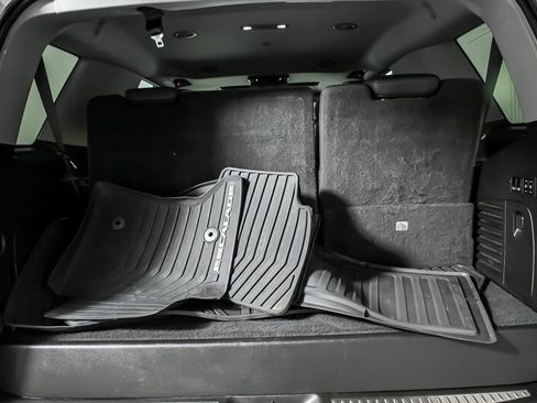 Used 2019 Cadillac Escalade Luxury AWD/4WD image 12