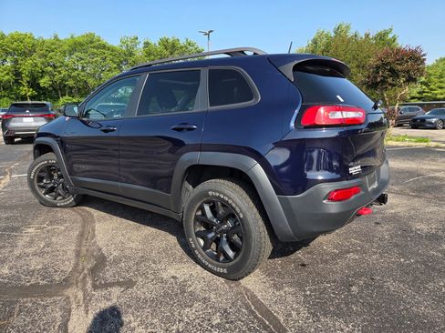 Used 2016 Jeep Cherokee Trailhawk w/ Comfort/Convenience Group AWD/4WD image 11