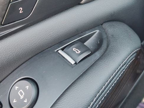 Used 2024 BMW X5 xDrive50e image 31