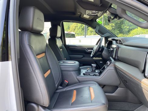 Used 2022 GMC Sierra 1500 AT4 w/ AT4 Premium Package AWD/4WD image 39