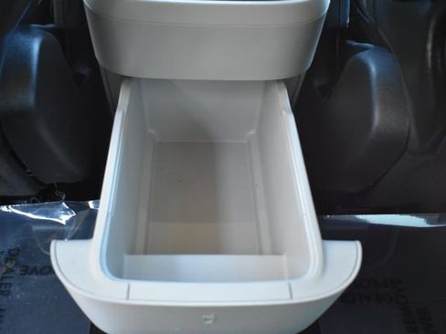 Used 2024 Chrysler Pacifica Touring-L FWD image 32