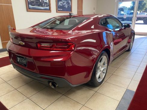 Used 2018 Chevrolet Camaro LT w/ Technology Package image 5