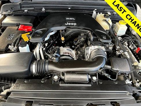 Used 2021 Jeep Gladiator Mojave image 10