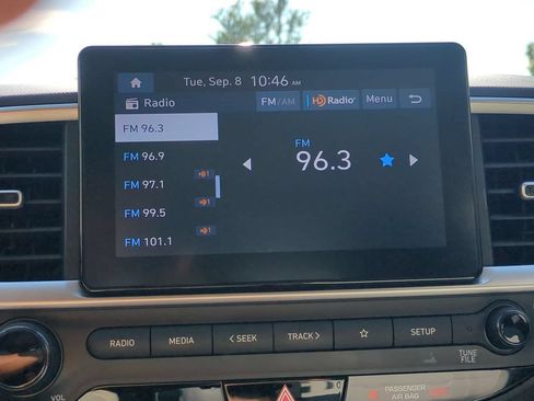 Used 2025 Hyundai Venue SEL FWD image 18