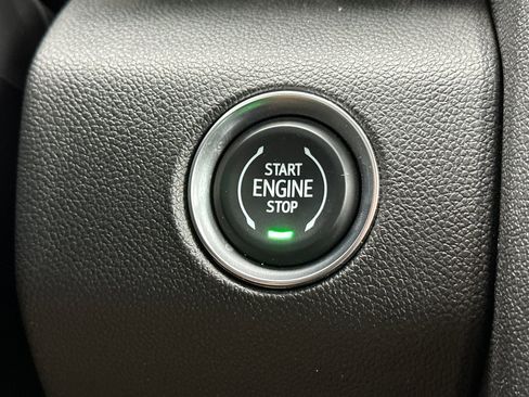 Used 2025 GMC Acadia Elevation image 24