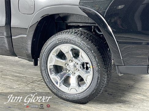 New 2026 RAM 1500 4x4 Crew Cab image 12