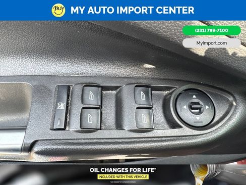 Used 2018 Ford Escape SE w/ SE Sync 3 Package AWD/4WD image 10