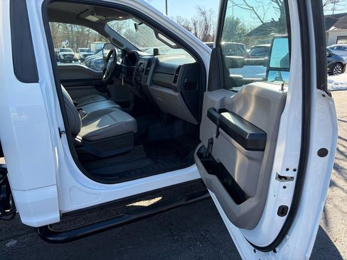 Used 2017 Ford F550 XL 2WD Reg Cab 193 WB 108 CA image 20